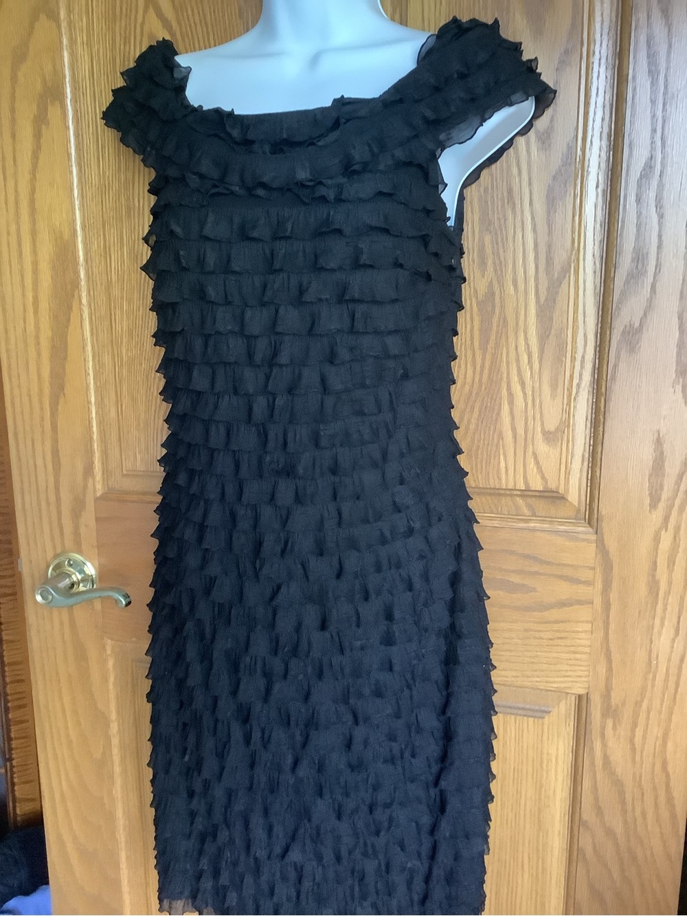 White House Black Market NWT black dress.  Sz 6